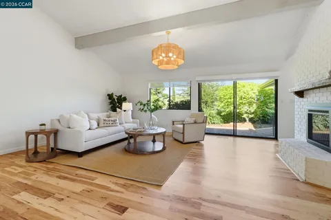 $2,150,000 | 285 Claudia Court, Moraga, CA 94556