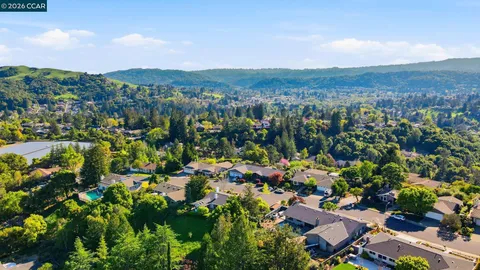 $2,150,000 | 285 Claudia Court, Moraga, CA 94556
