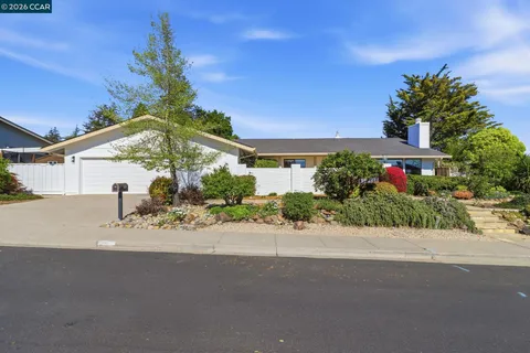 $2,150,000 | 285 Claudia Court, Moraga, CA 94556