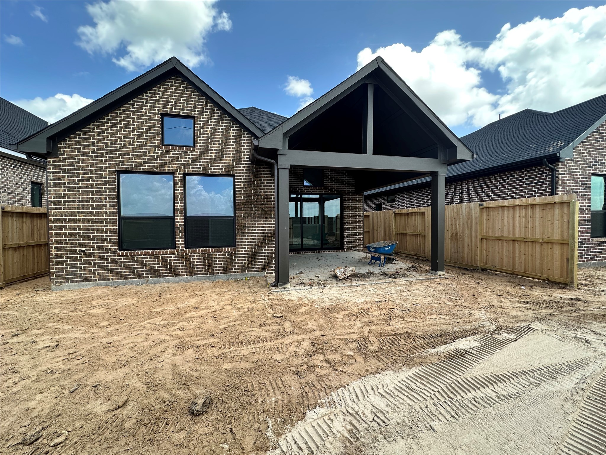 11638 Birdsong Drive Rosharon, TX 77583 - Photo 3 of 20 Welcome to The Kingsland by David Weekley Homes. **HOME ESTIMATED TO BE COMPLETE JUNE 2026**