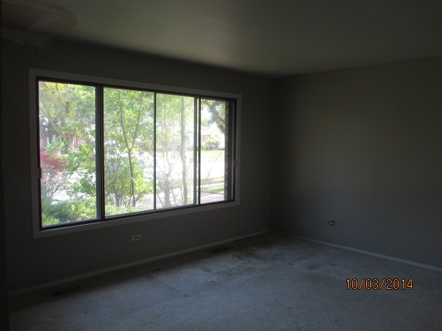 508 Creighton Lane Schaumburg, IL 60193 - Photo 3 of 15