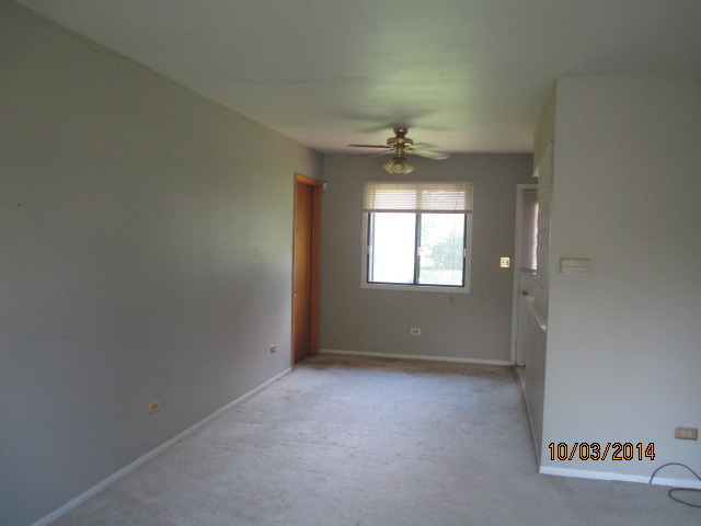 508 Creighton Lane Schaumburg, IL 60193 - Photo 4 of 15