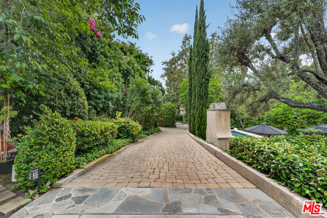 760 South San Rafael Avenue Pasadena, CA 91105 - Photo 44 of 45 a view of a pathway both side of yard
