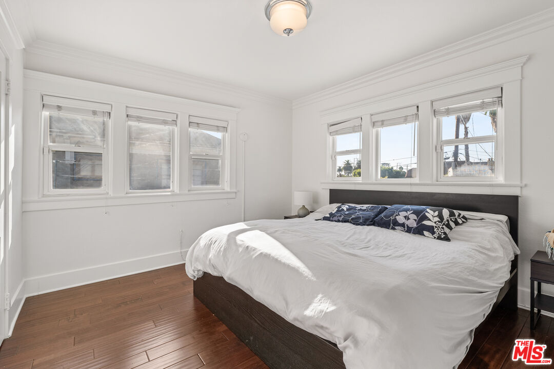 1513 South Victoria Avenue Los Angeles, CA 90019 - Photo 14 of 23