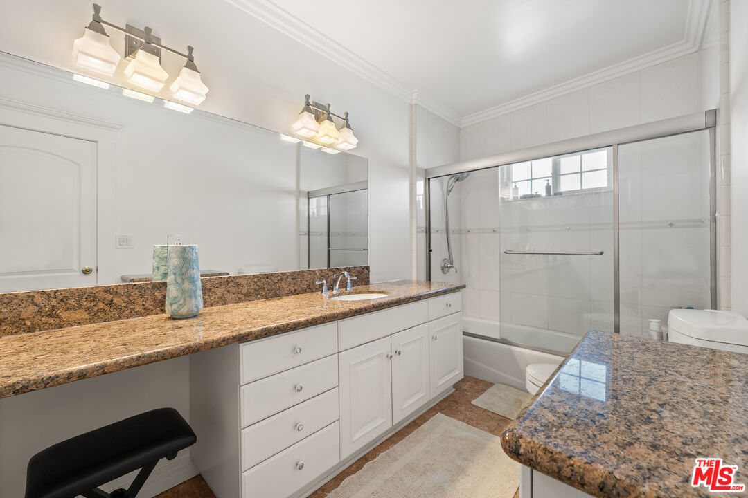 1513 South Victoria Avenue Los Angeles, CA 90019 - Photo 15 of 23