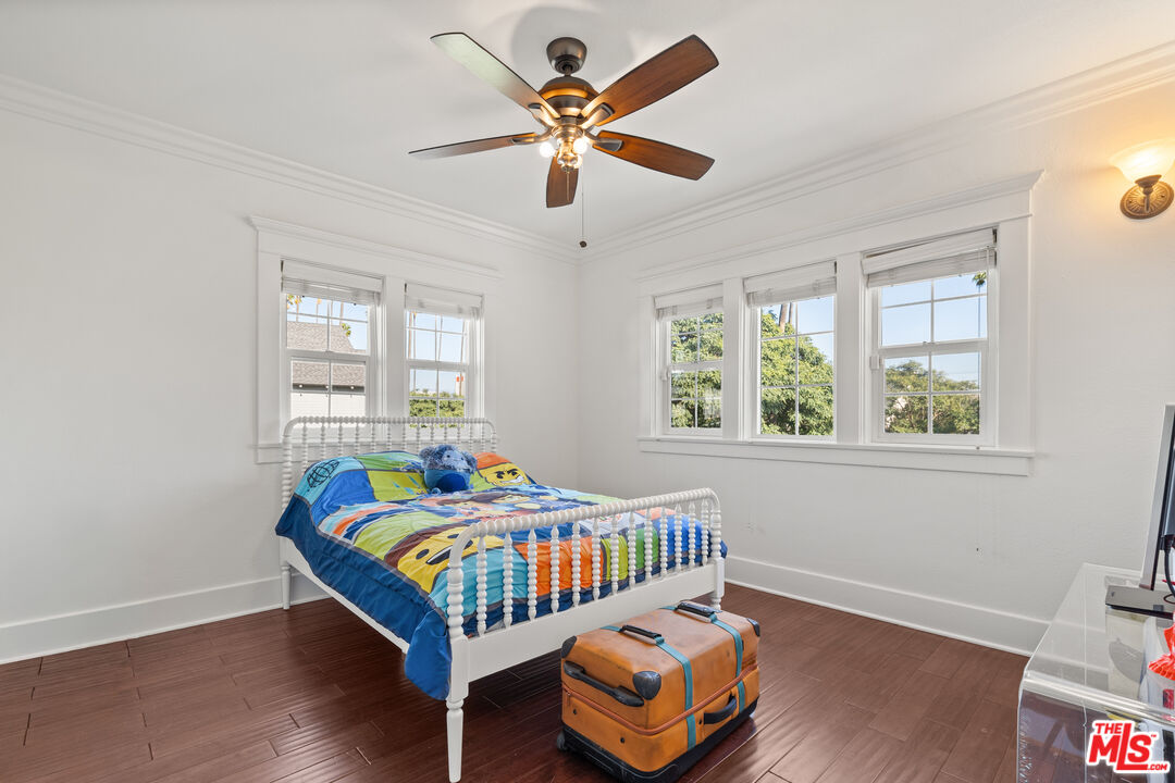 1513 South Victoria Avenue Los Angeles, CA 90019 - Photo 16 of 23