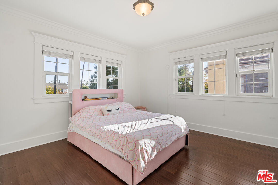 1513 South Victoria Avenue Los Angeles, CA 90019 - Photo 17 of 23