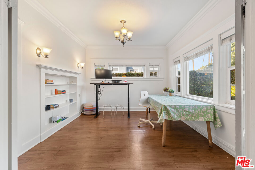 1513 South Victoria Avenue Los Angeles, CA 90019 - Photo 10 of 23