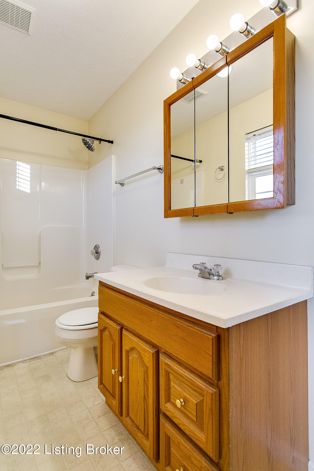 291 Kinkead Road Vine Grove, KY 40175 - Photo 31 of 53 Primary Bathroom