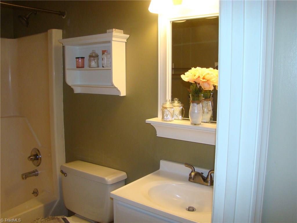 228 Northpoint Avenue, Unit A High Point, NC 27262 - Photo 11 of 11 Upstairs bath
