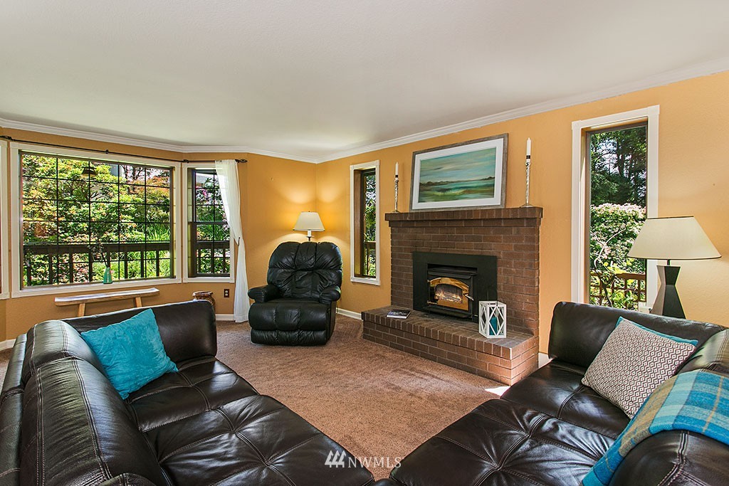 18301 129th Avenue Northeast Bothell, WA 98011 - Photo 5 of 25 Gallery Image 5