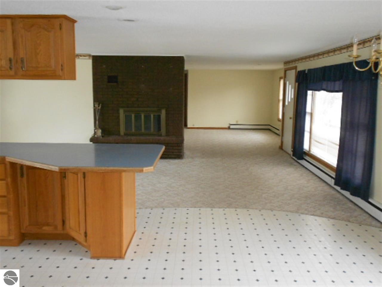 1010 Glencoe Road Alma, MI 48801 - Photo 4 of 22 1781763-3.JPG