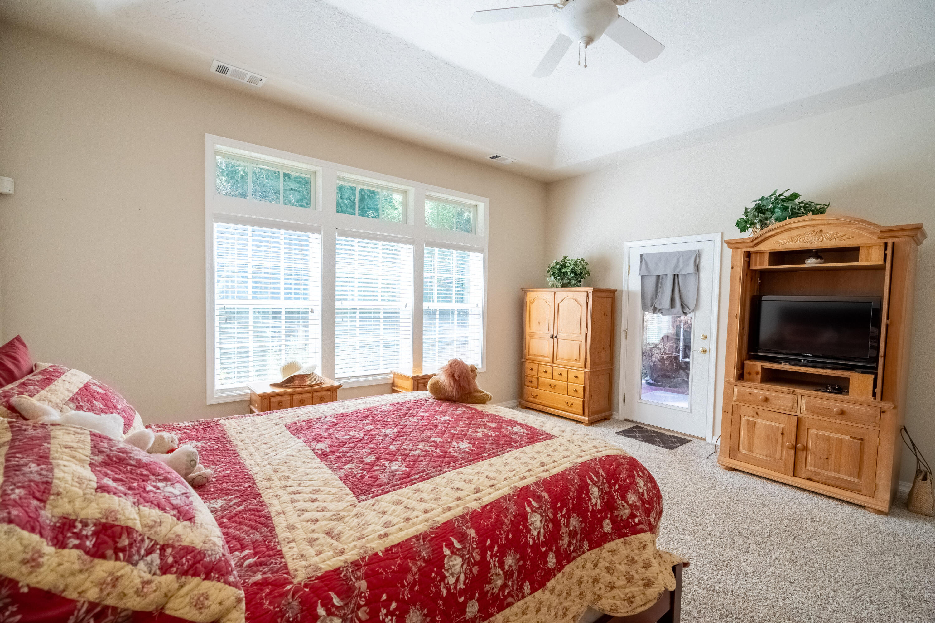 2854 Riverbanks Road Grants Pass, OR 97527 - Photo 32 of 62 DSC07985-HDR