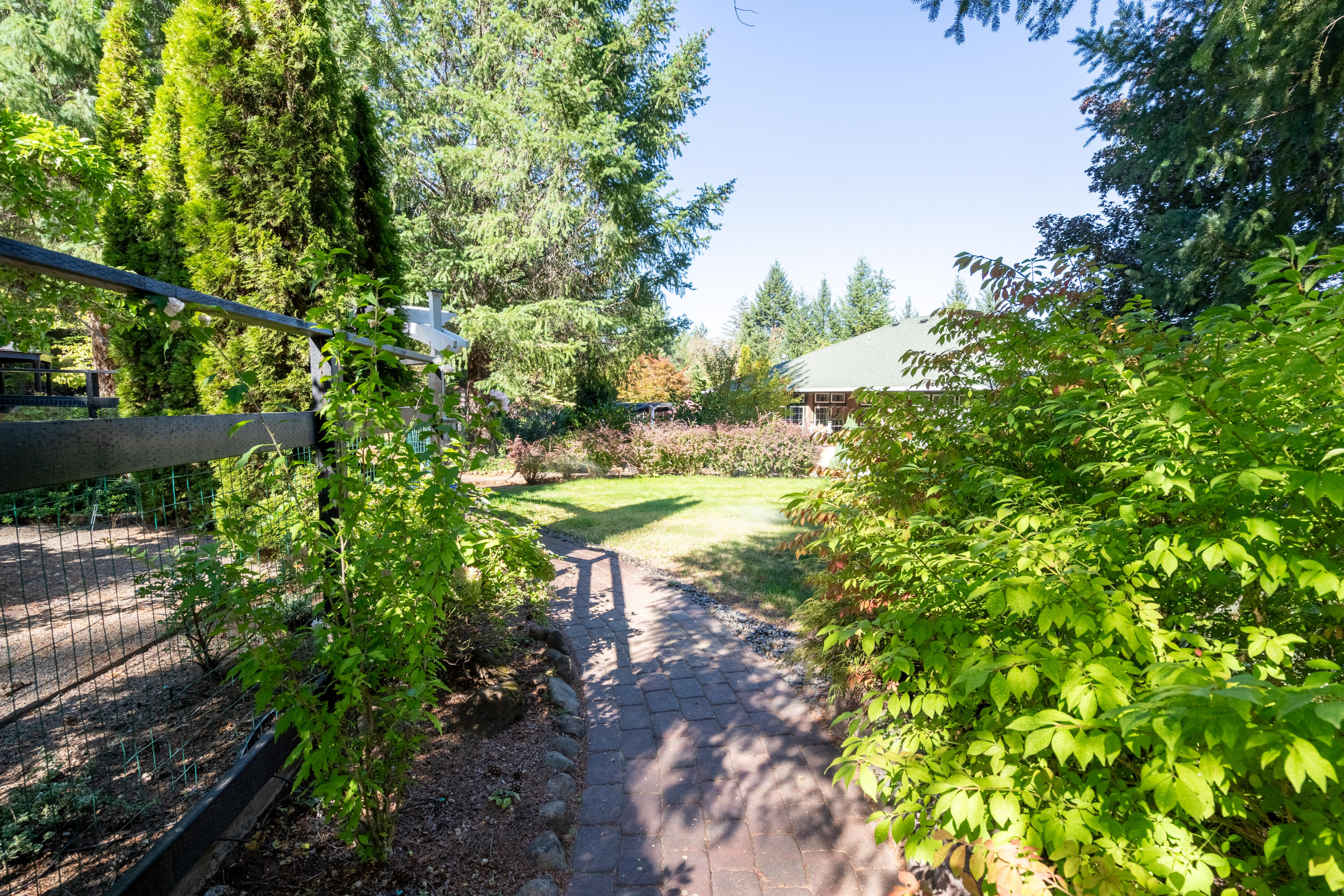 2854 Riverbanks Road Grants Pass, OR 97527 - Photo 8 of 62 DSC07633-HDR