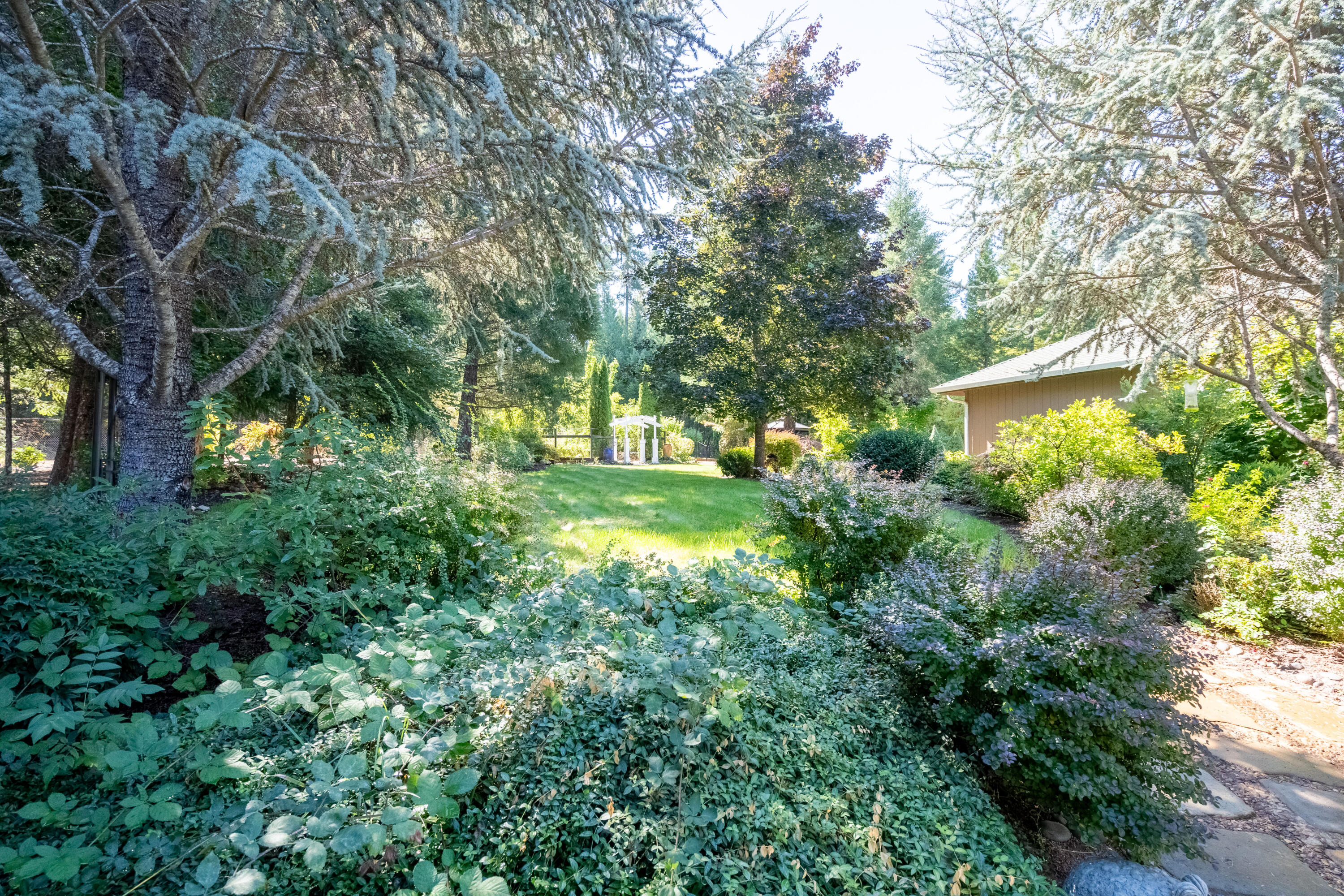 2854 Riverbanks Road Grants Pass, OR 97527 - Photo 9 of 62 DSC08285-HDR