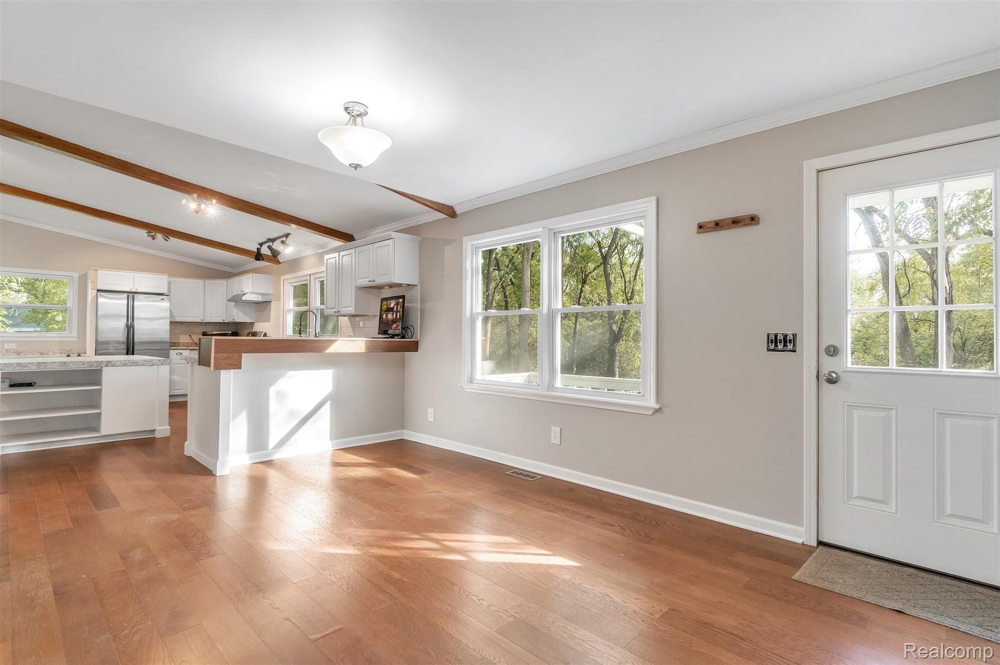 609 West Silver Lake Road Fenton, MI 48430 - Photo 10 of 37 08-609-w-Silver-lake-rd-WindowStill.jpg