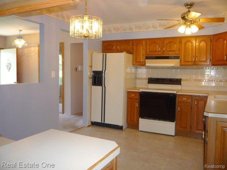 14240 Cranbrook Road Sterling Heights, MI 48312 - Photo 9 of 16 Kitchen 2.jpg