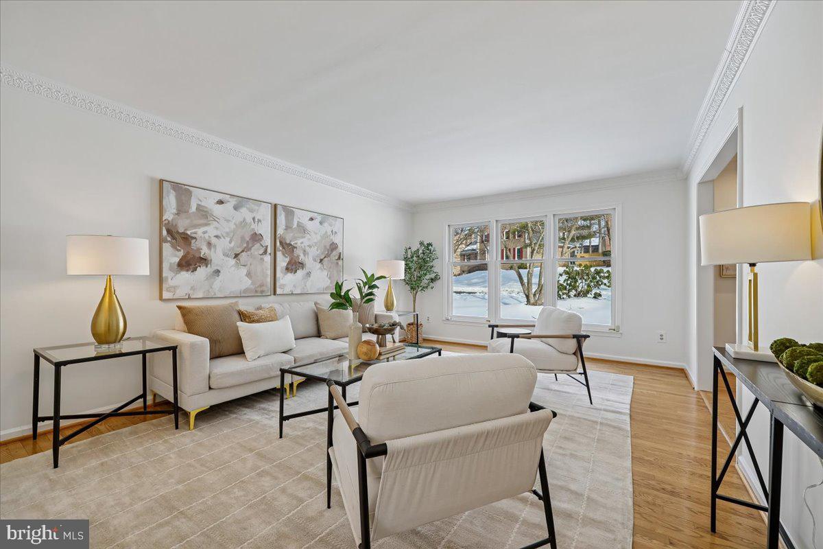 9625 Reach Road Potomac, MD 20854 - Photo 11 of 64 Living Room
