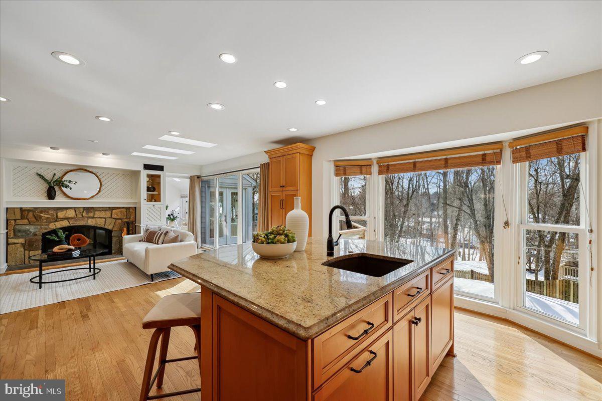 9625 Reach Road Potomac, MD 20854 - Photo 15 of 64 Center island