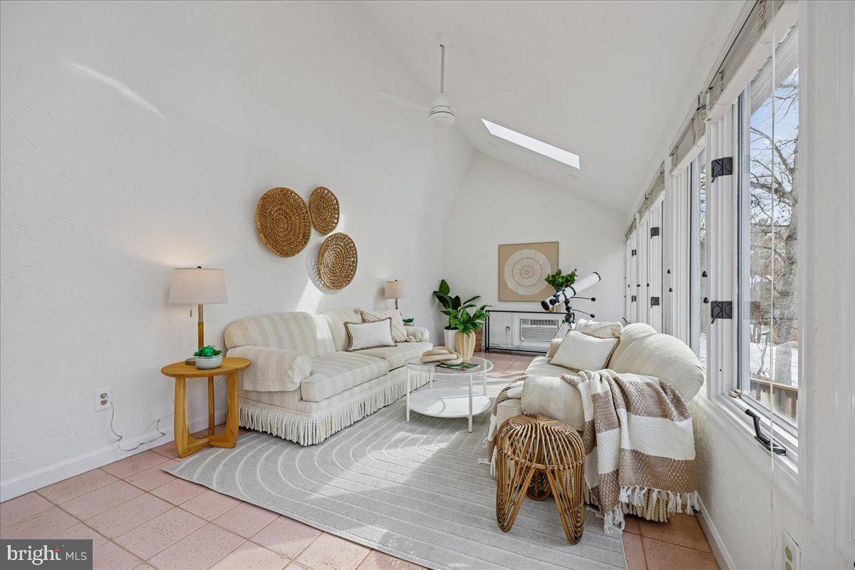 9625 Reach Road Potomac, MD 20854 - Photo 21 of 64 Sunroom