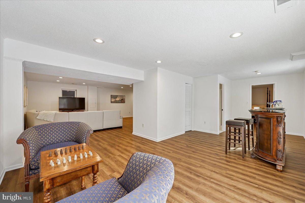 9625 Reach Road Potomac, MD 20854 - Photo 40 of 64 Game/Bar area