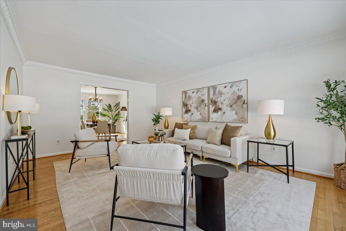 9625 Reach Road Potomac, MD 20854 - Photo 10 of 64 Living Room