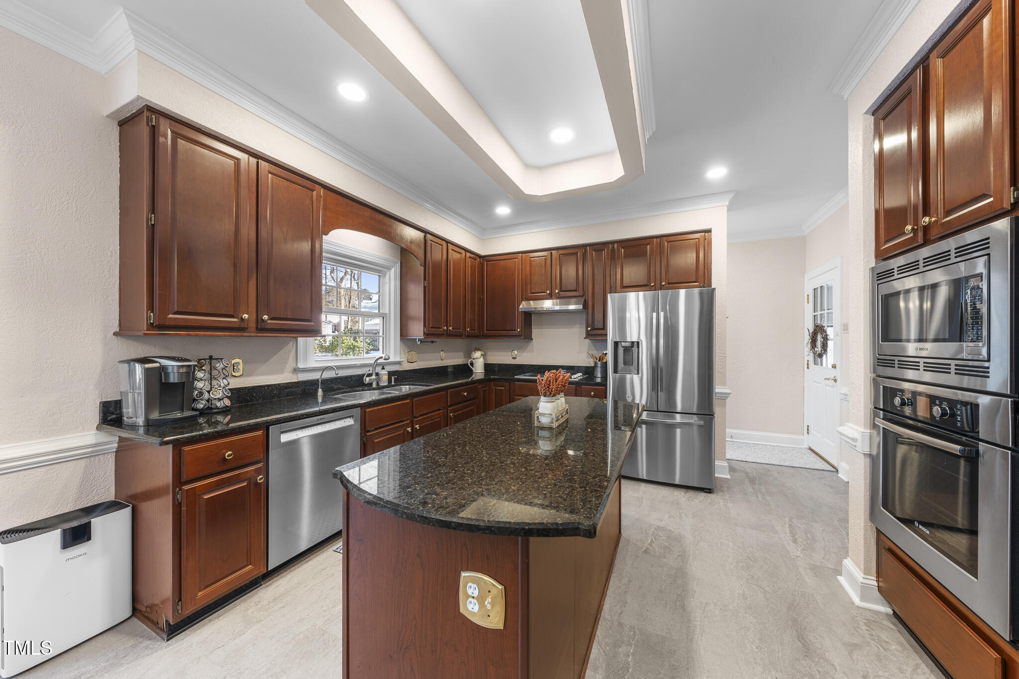 12016 Pembridge Lane Raleigh, NC 27613 - Photo 11 of 52 12016 Pembridge Ln