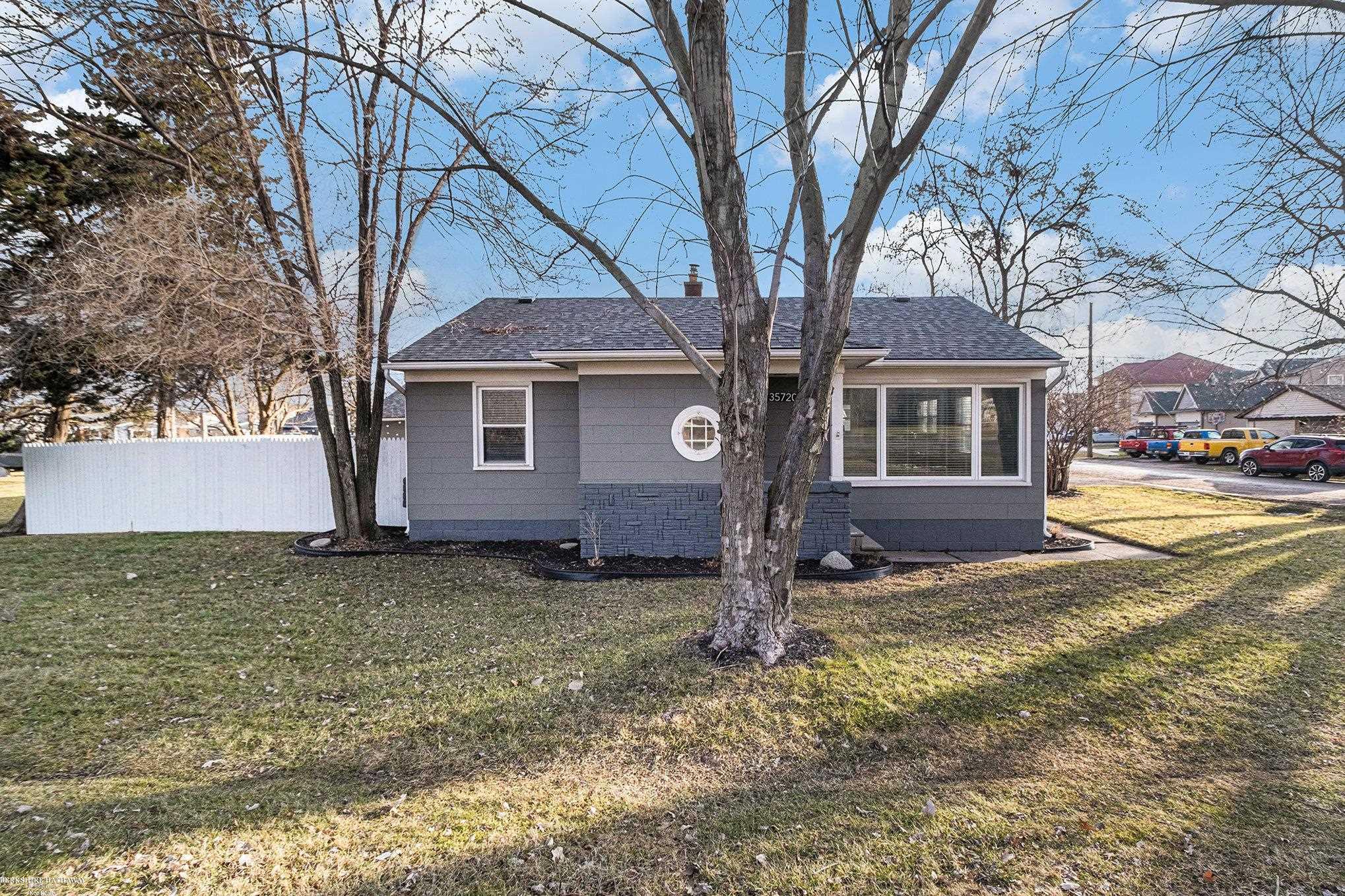 35720 Utica Road Clinton Township, MI 48035 - Photo 1 of 25 50133330-f6623158-b712-49aa-8a9a-cc29e68815ed.JPG