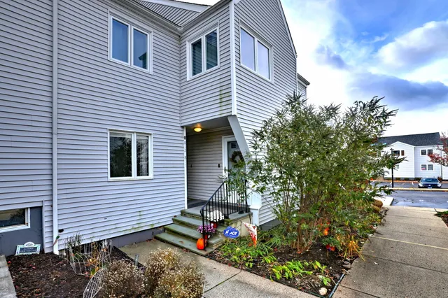 $225,000 | 1480 Capitol Avenue, Unit H811, Bridgeport, CT 06604