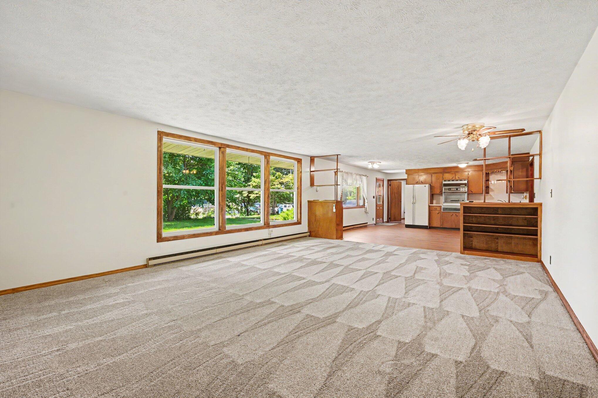 5405 Hartman Road Eau Claire, MI 49111 - Photo 11 of 36 006_file_2539