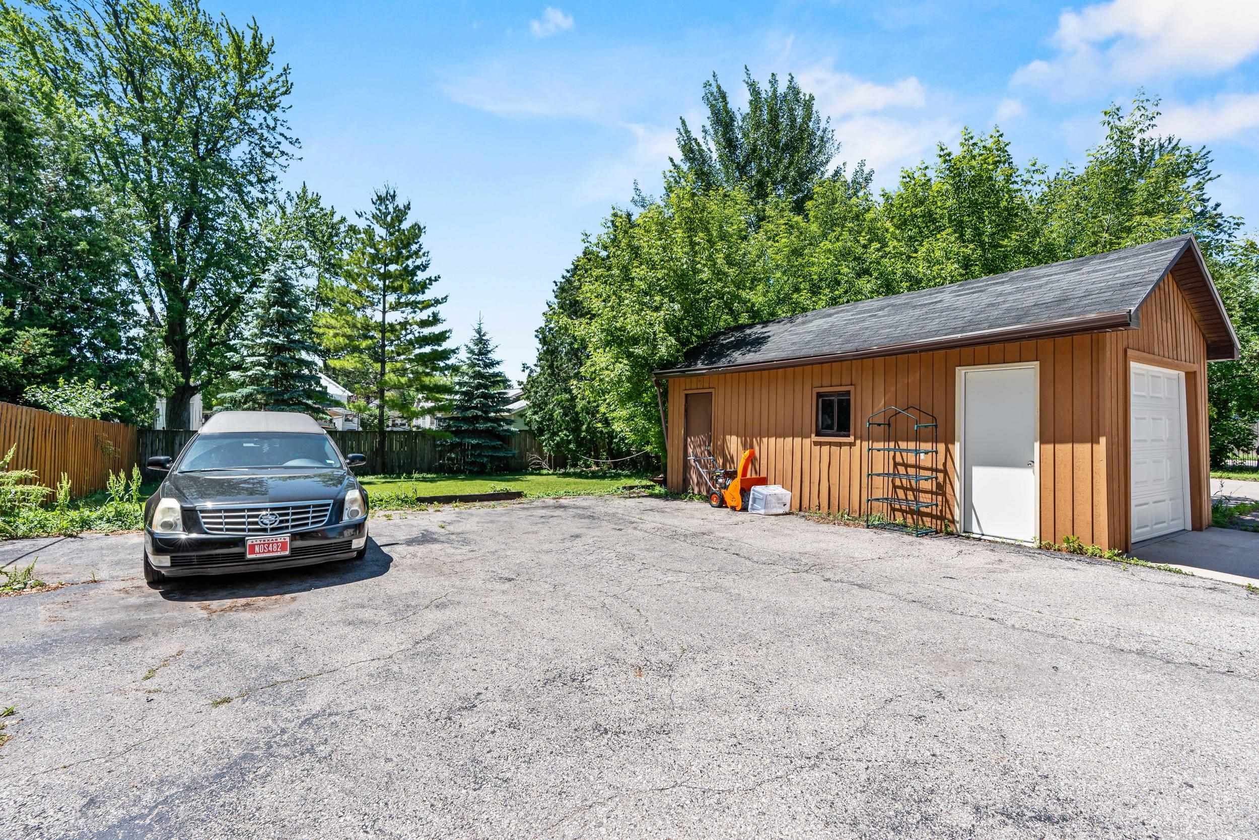 1427 West College Avenue Appleton, WI 54914 - Photo 40 of 51
