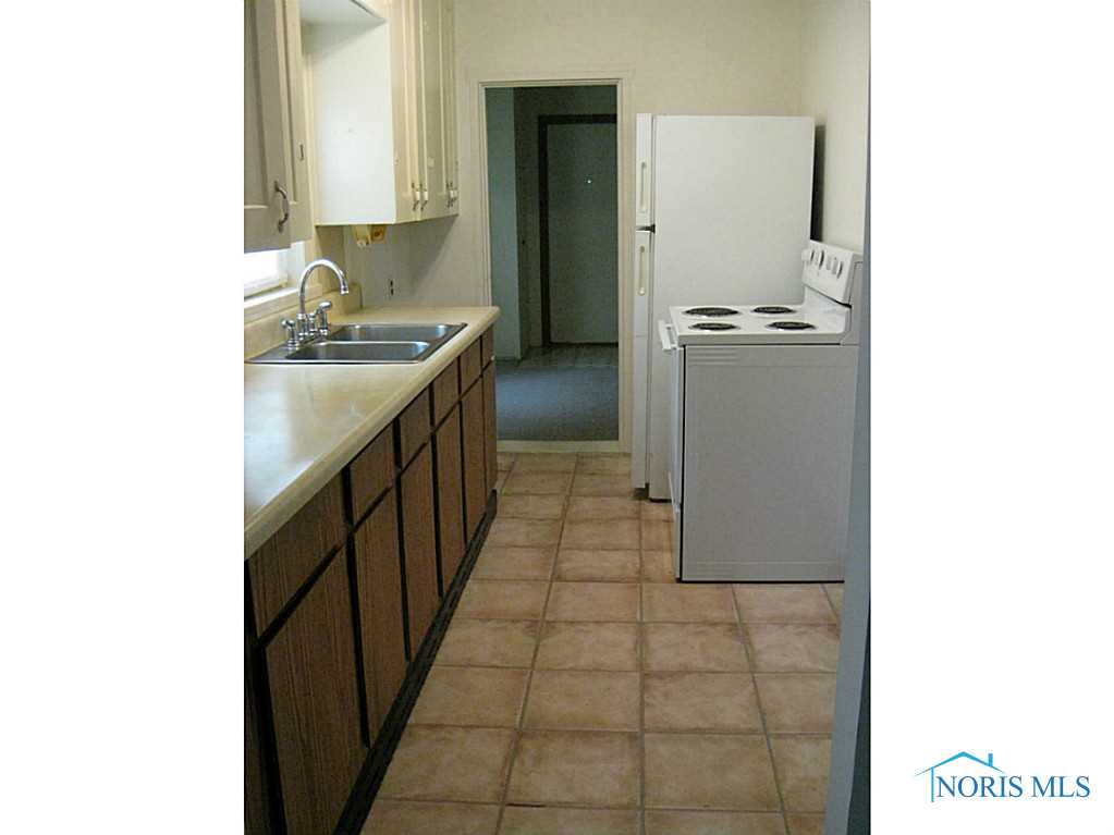 906 Vanderbilt Road Toledo, OH 43615 - Photo 8 of 18 Gallery Image 8