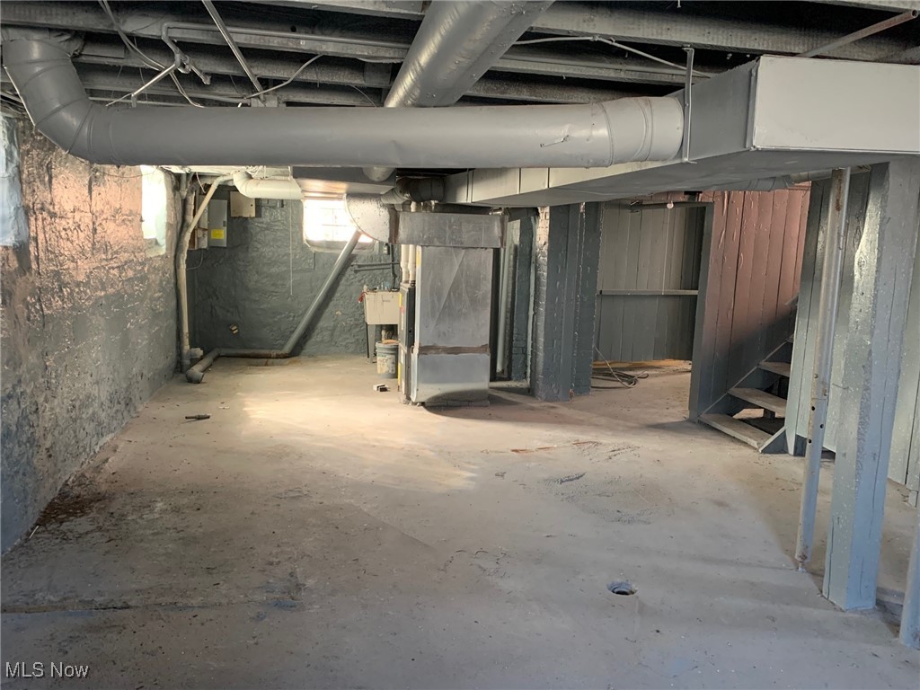1884 Beersford Road Cleveland, OH 44112 - Photo 25 of 28 Gallery Image 25
