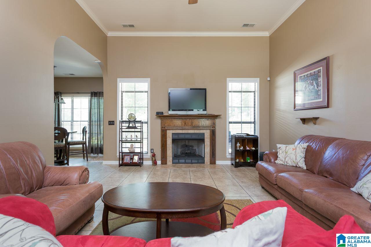 147 Chinaberry Lane Alabaster, AL 35114 - Photo 4 of 38