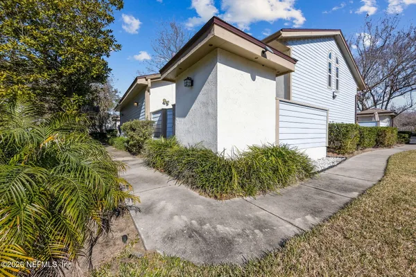 $1,799 | 1604 Challenger Court West, Unit 1604, Jacksonville, FL 32233