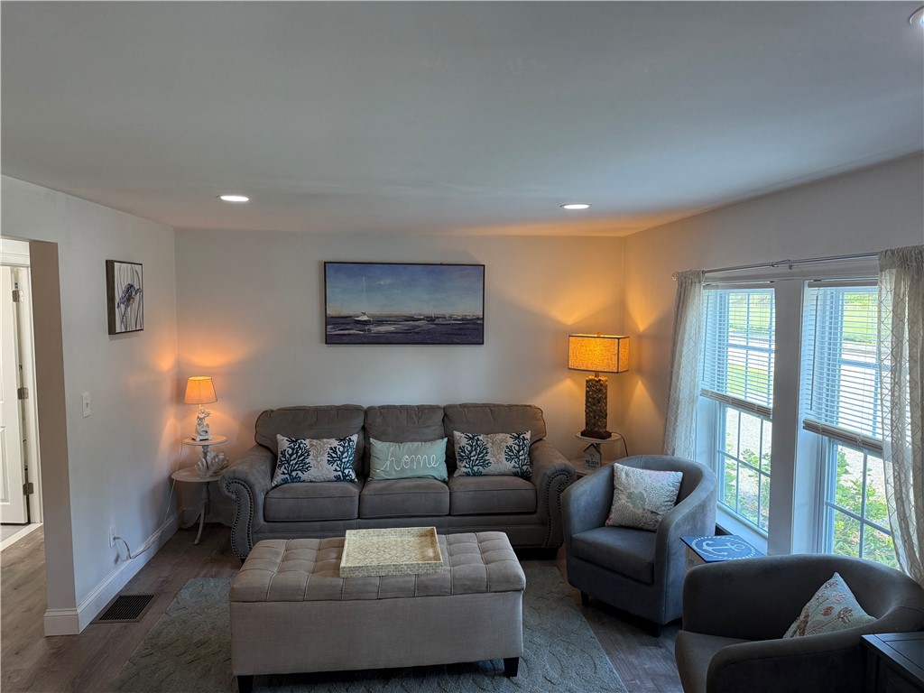 194 South Pier Road Narragansett, RI 02882 - Photo 19 of 30