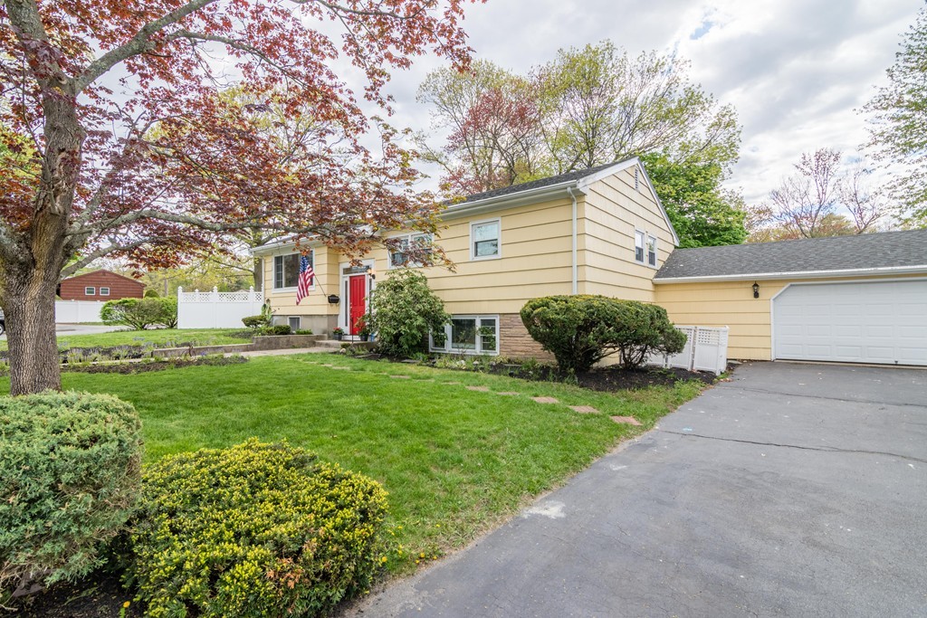 8 Niles Road Randolph, MA 02368 - Photo 1 of 21 Gallery Image 1