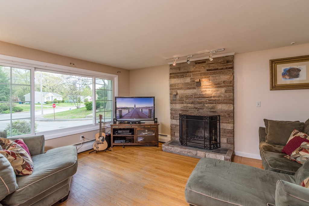 8 Niles Road Randolph, MA 02368 - Photo 3 of 21 Gallery Image 3