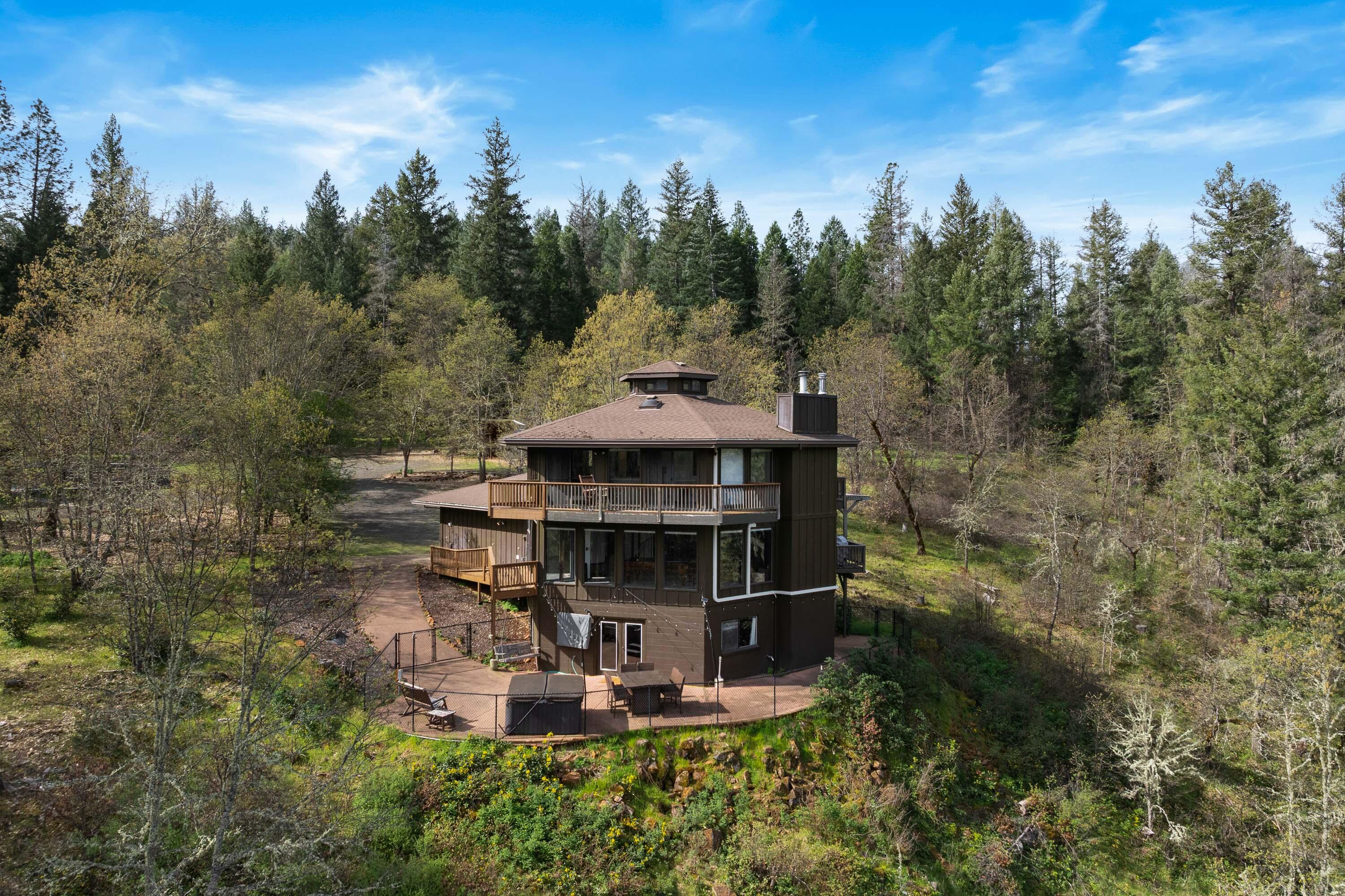 7201 Crowfoot Road Trail, OR 97541 - Photo 2 of 56 a view of a garden with trees