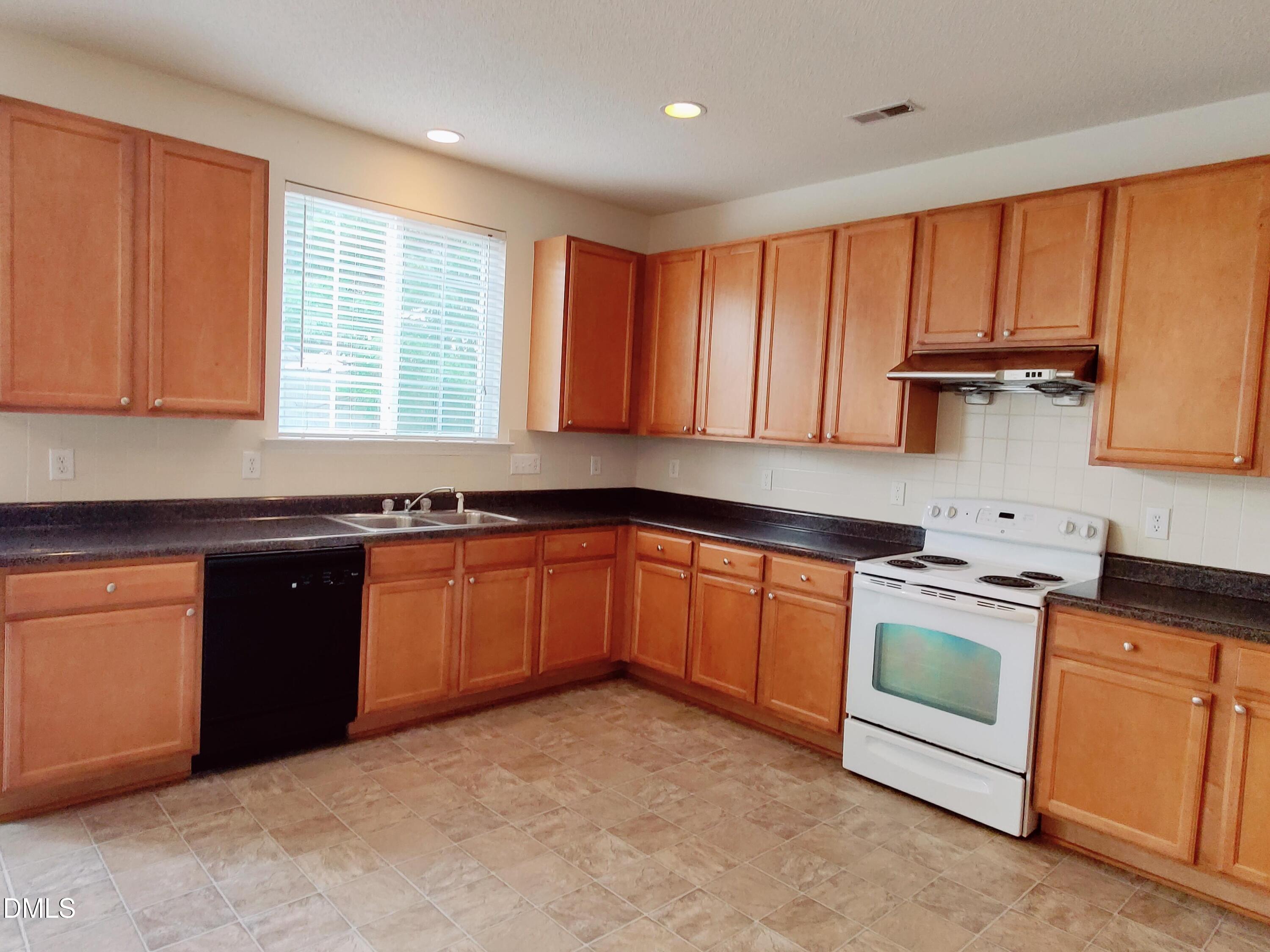 4011 Oatgrass Lane Raleigh, NC 27604 - Photo 8 of 19