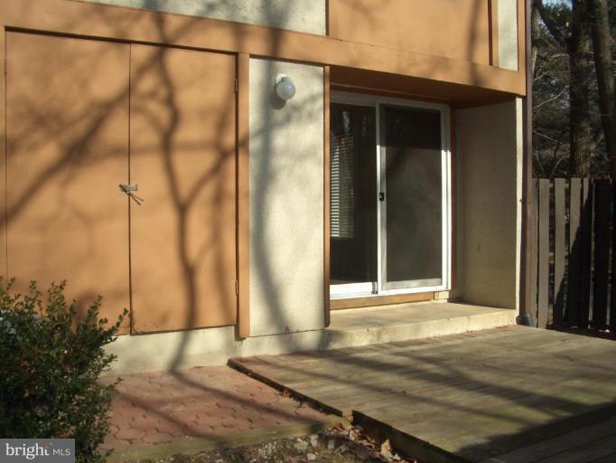 2178 Cartwright Place Reston, VA 20191 - Photo 14 of 16 Deck
