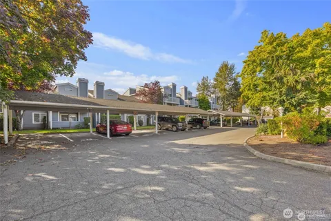 $235,950 | 22831 South 30th Avenue South, Unit 203, Des Moines, WA 98198