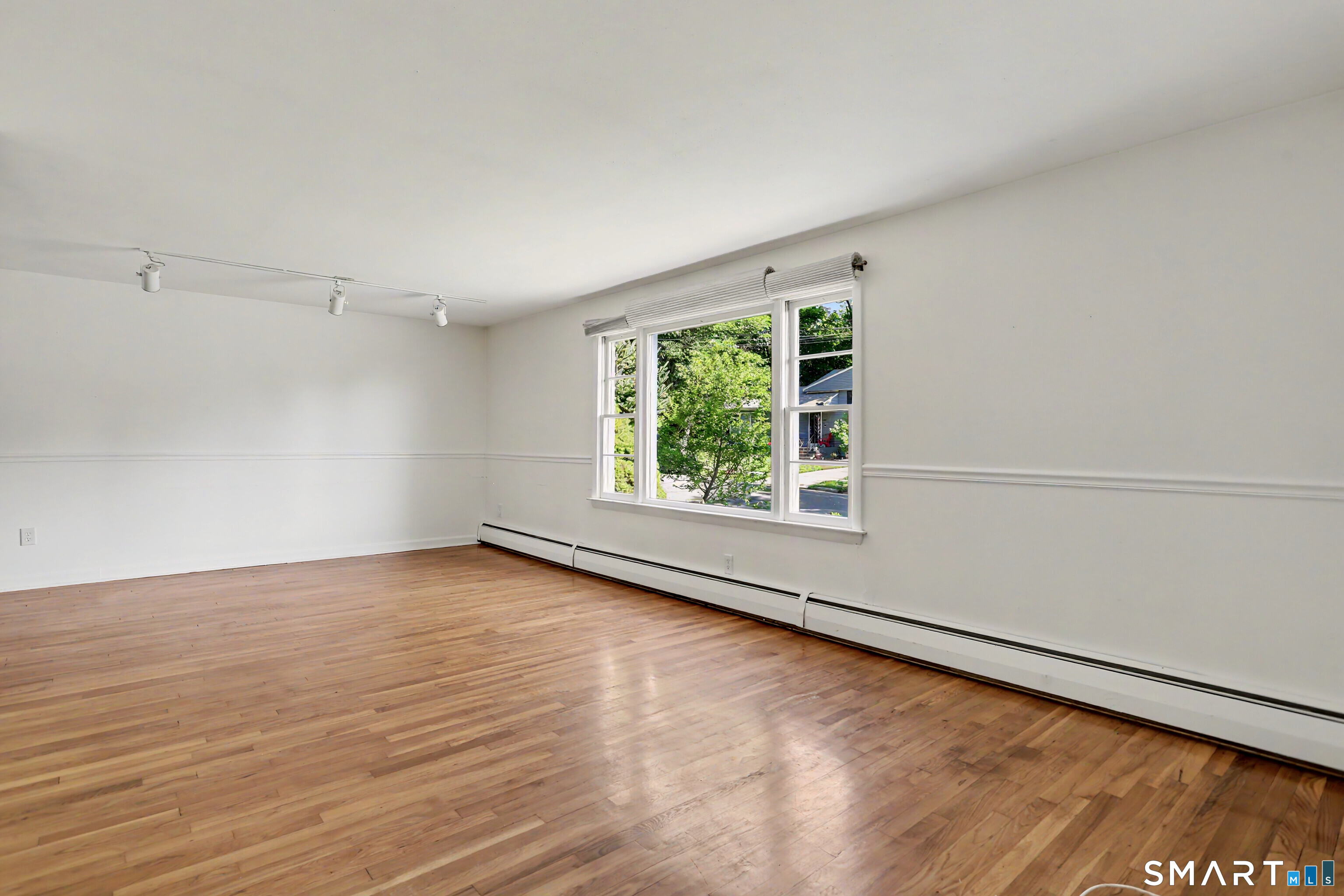 42 Carroll Road Hamden, CT 06517 - Photo 3 of 32