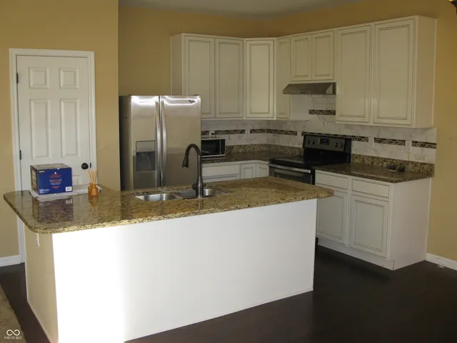 $400,000 | 2220 McGregor Court, Avon, IN 46123