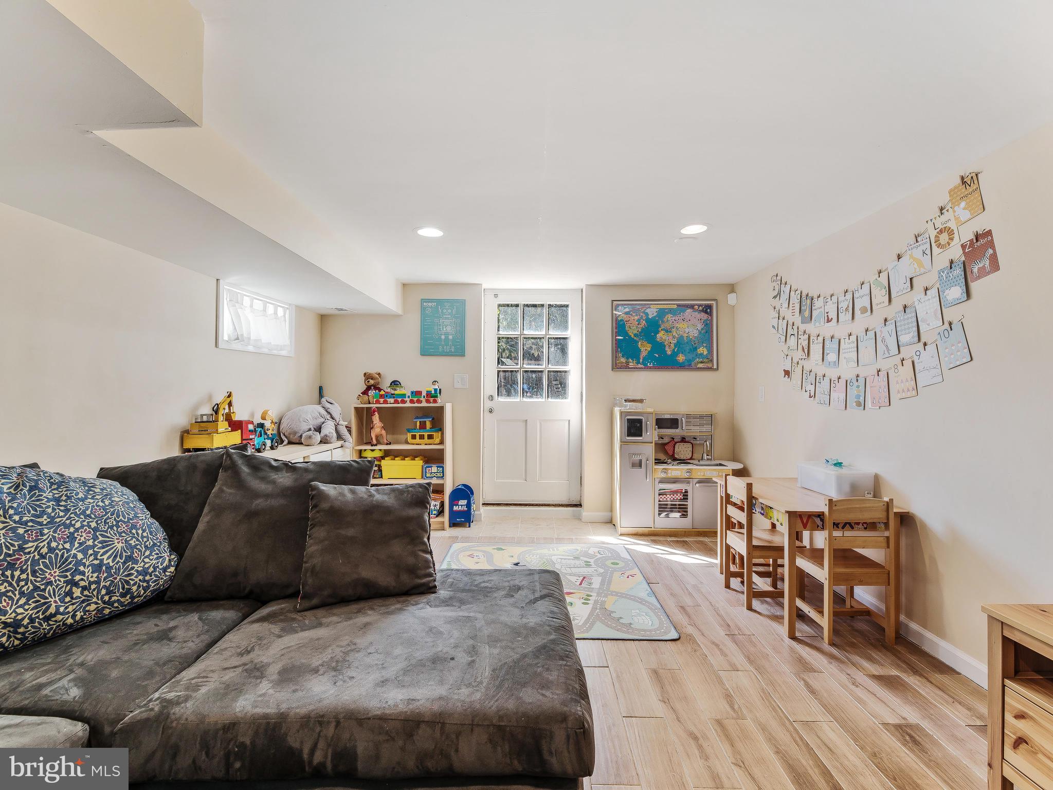 4601 Amherst Road College Park, MD 20740 - Photo 34 of 42 Family Room