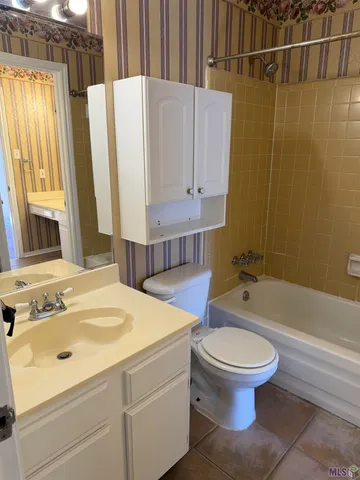 $1,300 | 183 Sandra Del Mar Drive, Mandeville, LA 70448