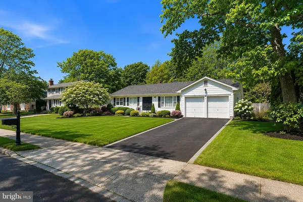 $659,900 | 16 North Tunesbrook Drive, Toms River, NJ 08753