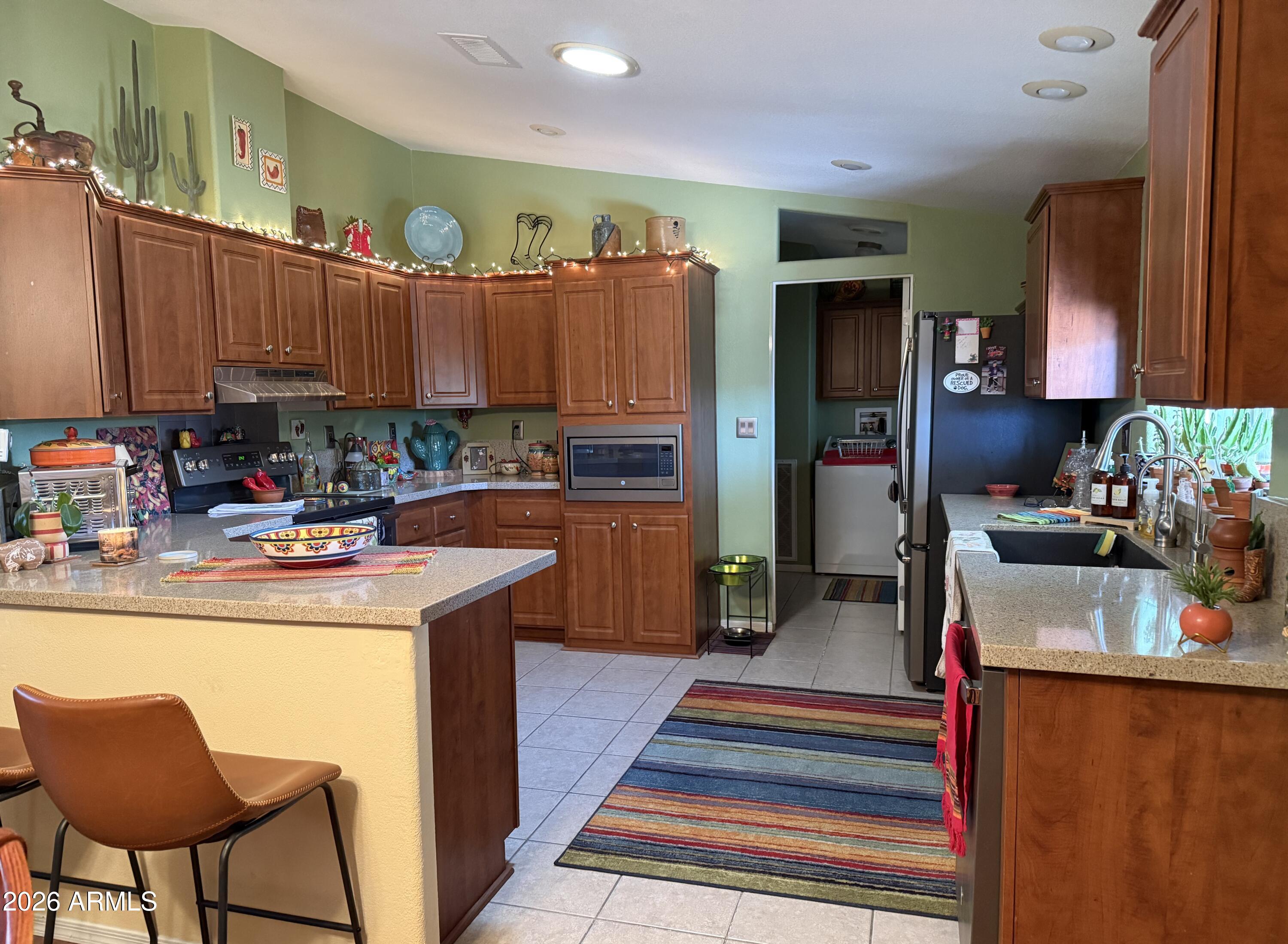 201 South Greenfield Road, Unit 195 Mesa, AZ 85206 - Photo 8 of 27 Large Kitchen w Island