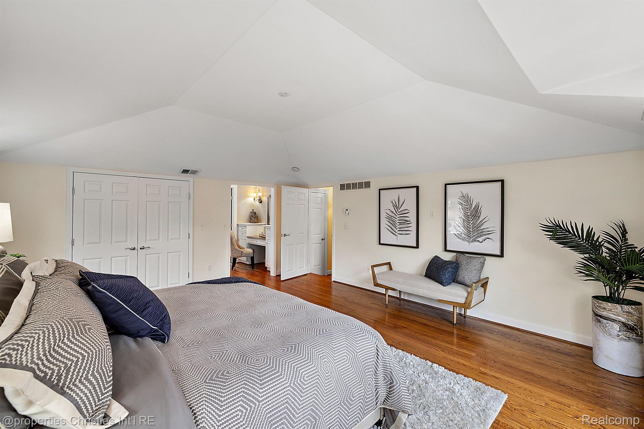 2611 Amberly Road Bloomfield Hills, MI 48301 - Photo 25 of 61 Gallery Image 25