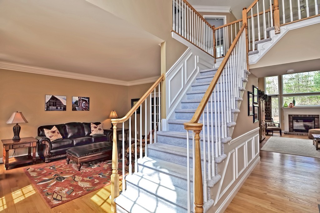 88 Hancock Road Franklin, MA 02038 - Photo 3 of 30 Gallery Image 3